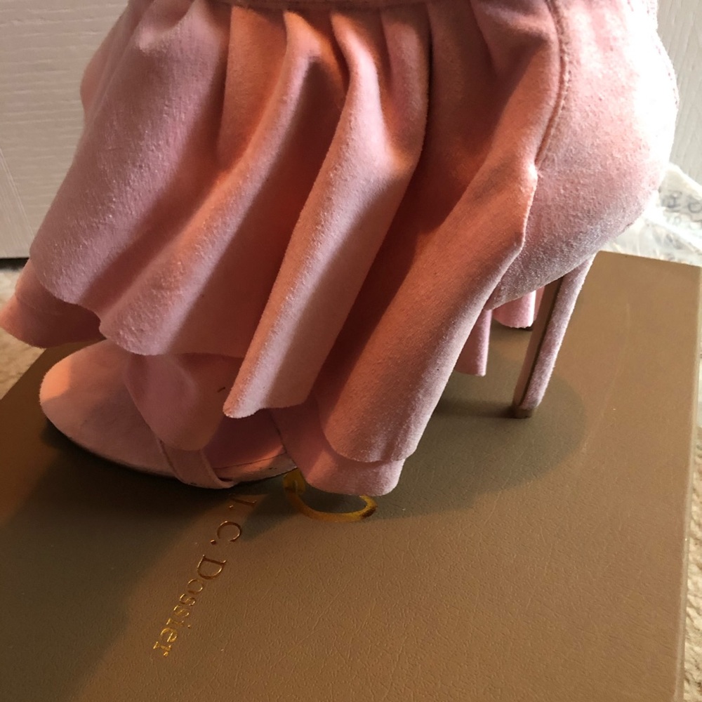 Privileged Georgina Ruffled Pink Heel worn once.